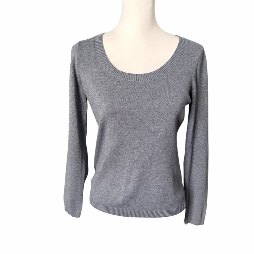 LOFT Women's Classic Gray Crew Neck Sweater Medium